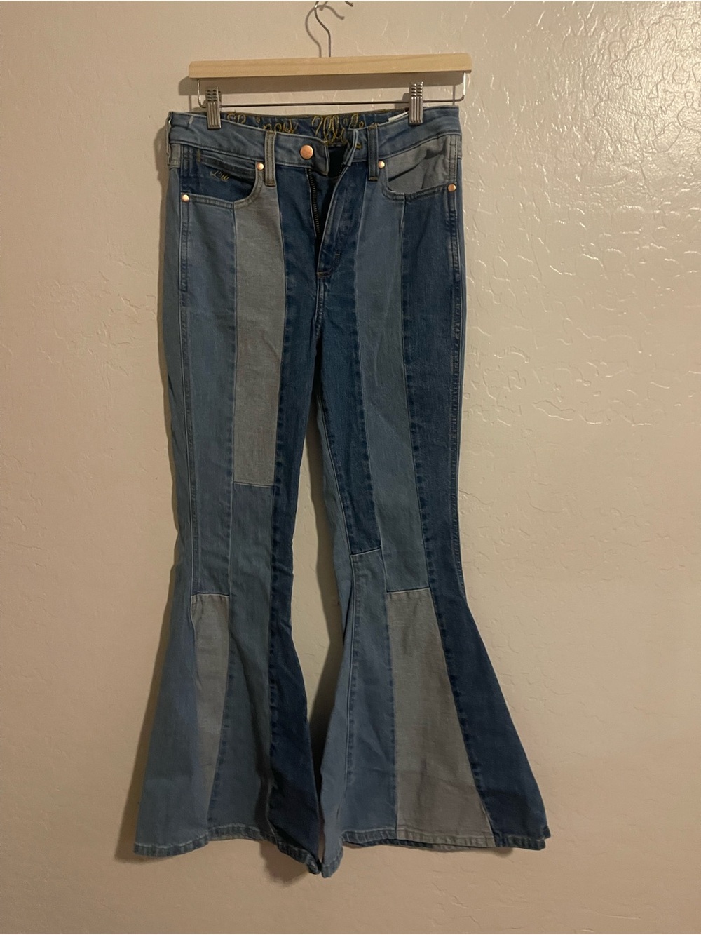 Wrangler x Lainey Wilson Patchwork Bell Bottom Flare Jeans 27x32 - Picture 2 of 5
